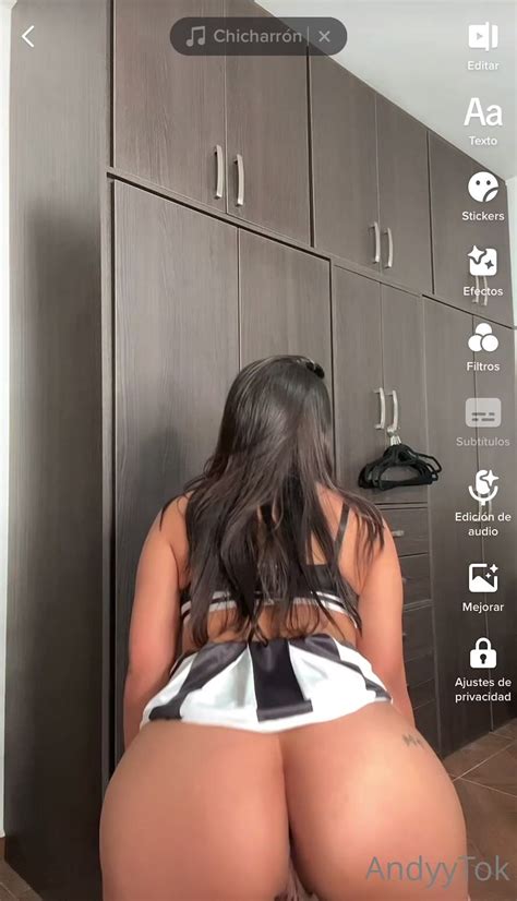 免费观看Andyytok Twerking Her Nude Ass In Lingerie OnlyFans Video