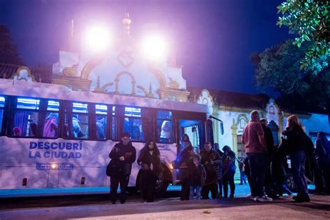 Vecinos Y Turistas Recorrieron La Ciudad Y Visitaron El MIA En La