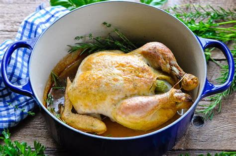 Dutch Oven Chicken | RecipeLion.com