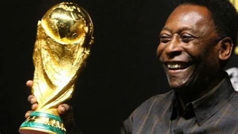 Pele Sang Legenda Sepak Bola Brasil Meninggal Dunia Di Usia 82 Tahun