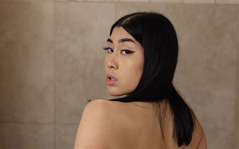 Asian Stepdaughter Seduces Stepdad In Shower Taboo VR Porn Virtual