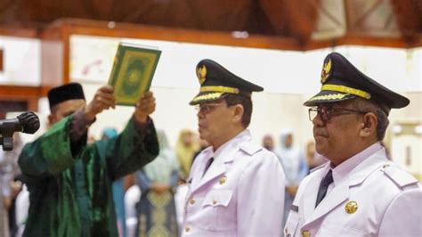 Foto Gubernur Aceh Lantik Dan Serahkan Sk Perpanjangan Tugas Pj Bupati