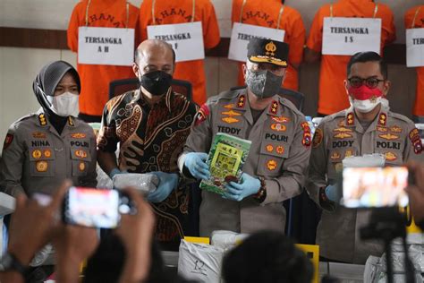 Diduga Terlibat Sindikat Narkoba Irjen Teddy Minahasa Bakal Dipecat