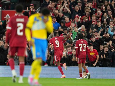 Debut goleador de Isak y roja insólita en Liverpool vs Southampton