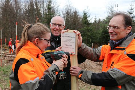 Landesforstverwaltung Baden Württemberg ForstBW und STIHL pflanzen