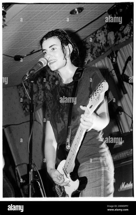 Elastica Young Early Gig 1994 Justine Frischmann Of Elastica