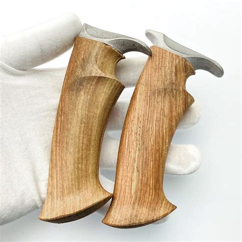 1Set Materiale Della Maniglia Del Coltello In Legno Di Pera Giallo