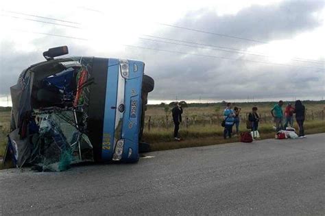 Accidente Masivo En La Carretera Central Deja Decenas De Heridos