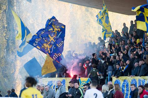 Football Quand Les Supporters Du Fc Sochaux Mettent Le Feu Au Stade Blum