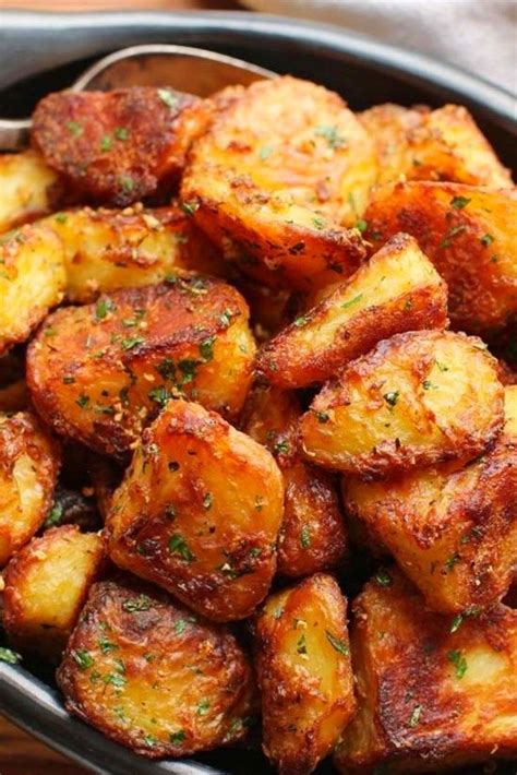 The Best Crispy Roast Potatoes Ever Recipe In 2020 Recipes Delicious