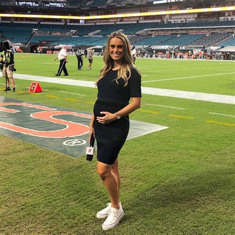 Pregnant Espn Reporter Calls Out Body Shaming Troll I Am Making A