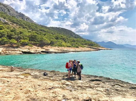 Folklore stories and friendly encounters on the island of Moni | My