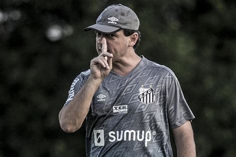 Santos ganha respiro após maratona de um jogo a cada 60 horas Gazeta