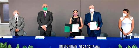 Uv Y Universidad Crist Bal Col N Firmaron Convenio De Colaboraci N