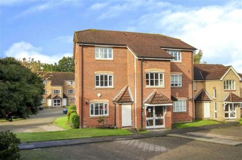 1 Bedroom Apartment For Sale In Horndean Road Bracknell Berkshire