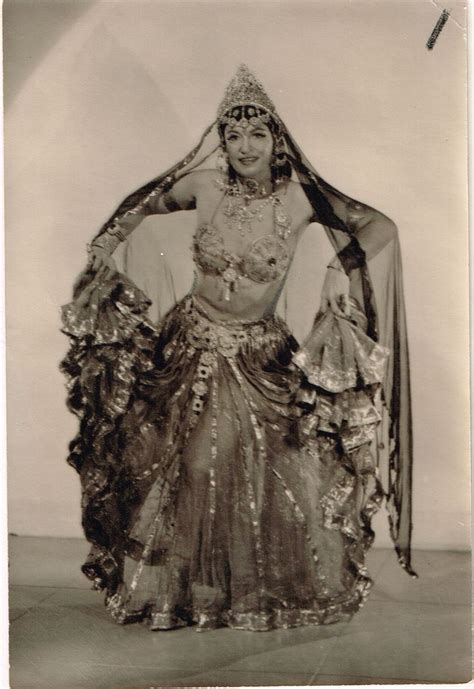 Pin By Robyn Bryant On Vintage Belly Dancer Costumes Belly Dancer