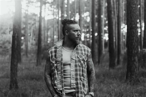 Brandon Lake Debuts Highly Anticipated New Single That S Who I Praise