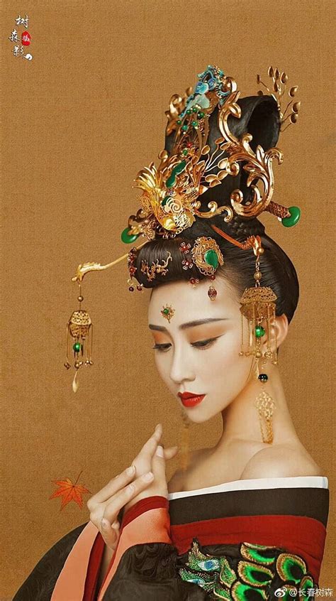 Empress Femme Fatale Imgur Chinese Traditional Costume Traditional