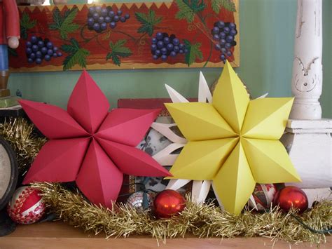 Ellen Giggenbach: festive paper decorations