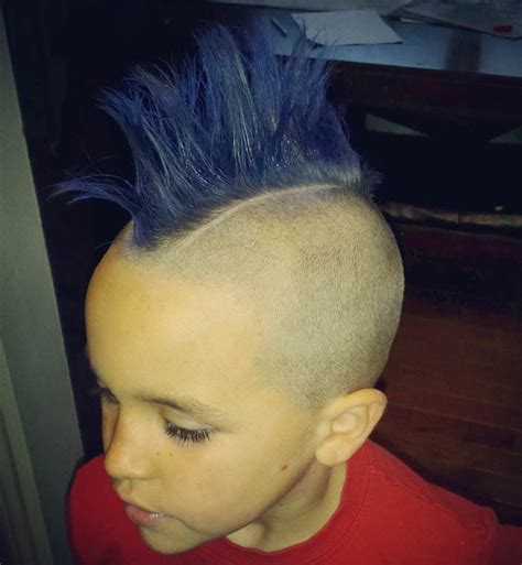 Álbumes 95 Foto Chicos Niños Con El Pelo Pintado De Azul Cena Hermosa