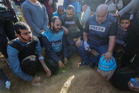 Al Jazeera journalist laments son killed in Israeli strike in Gaza: 'He was my soul' - ABC News