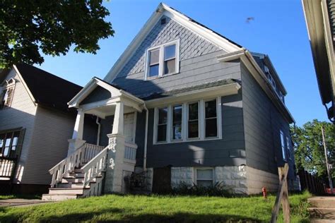 2509 W Becher St Milwaukee Wi 53215 Mls 1530588 Redfin