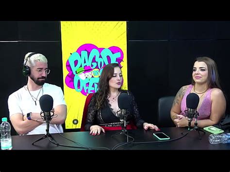 Leleco beijando as gostosas e deixando elas tesão Lolla e Foxy XVIDEOS