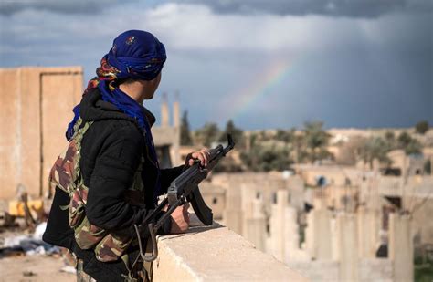 Photos Closing In On The Last Isis Stronghold The Atlantic