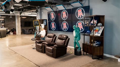 Editshare Strengthens The Multi Platform Video Content Of Barstool Sports