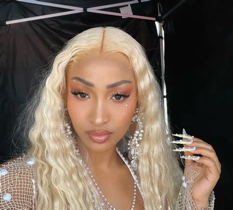 Shenseea Biografía Edad Altura Figura Valor Neto Escuela