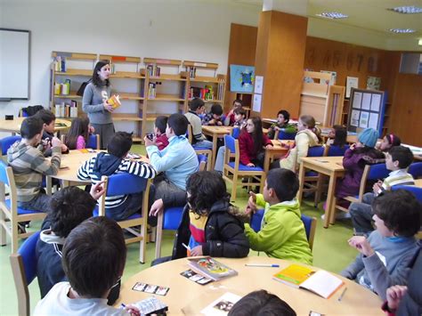 Biblioteca Escolar Leituras No Centro Escolar Do C Vado