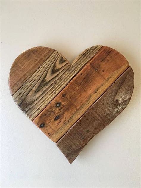 30 Awesome Diy Wood Hearts Ideas Reclaimed Wood Projects Wood