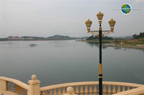 Putrajaya Lake (Tasik Putrajaya), Malaysia