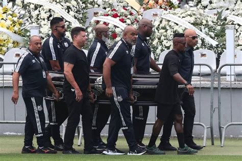 Funeral Pelé Llega cuerpo de O Rei al estadio del Santos FC PlayaalDía