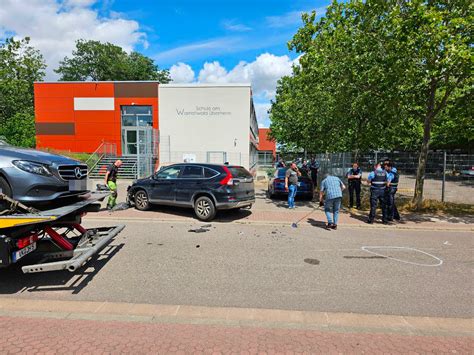 Wilde Verfolgungsjagd Mit Der Polizei Endet Am Vormittag In Berherrn