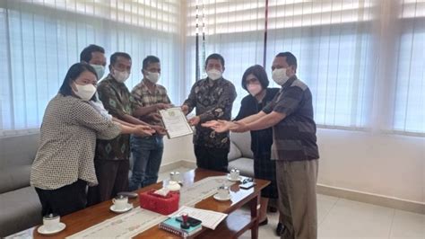 Phmj Gkps Pamatang Bangun Resort Dolok Masihol Menyerahkan Surat Tanah