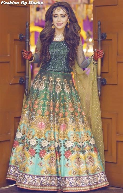 Dulhan Mehndi Dresses Designs Collection 2023