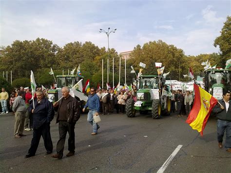 Algunas Fotos De La Manifestaci N En Madrid Y La Tractorada En Las