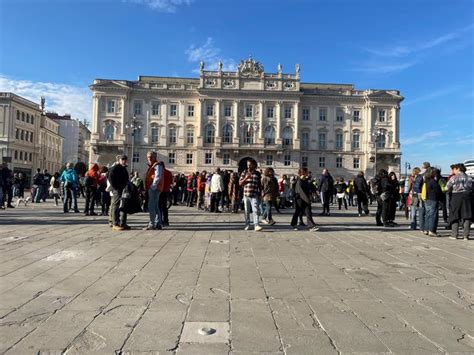 Green Pass Trieste Prosegue La Protesta In Citt Cronaca Ansa