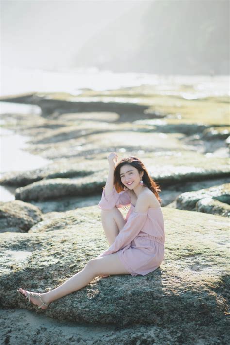 9 Hot Sexy Febby Rastanty Bikini Pics