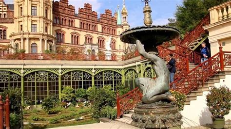 Das Schloss Schwerin Liegt Auf Der Schlossinsel Von Schwerin In