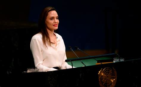 Poderoso Mensaje De Angelina Jolie En La Onu Sobre Los Cascos Azules