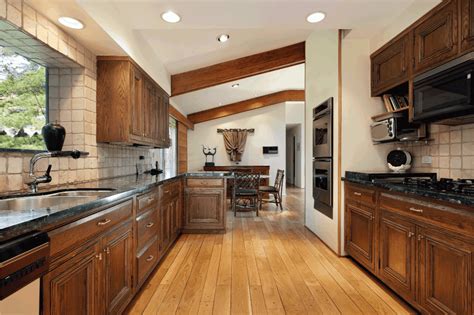 What Color Floors Look Good With Oak Cabinets Floor Roma