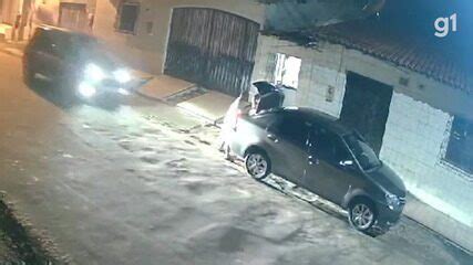 VÍDEO Ex vereador morre após ser esmagado por carro durante acidente