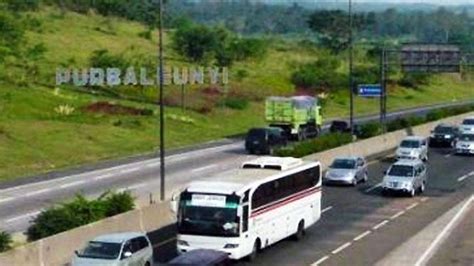 Tabrakan Beruntun Purbaleunyi Arah Jakarta Macet News Liputan6