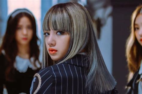 Lisa From Blackpink Cheated Out Of Us 820 000 By Ex Manager Who