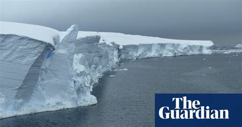 Antarcticas ‘doomsday Glacier Keeps Scientists At Bay With Iceberg