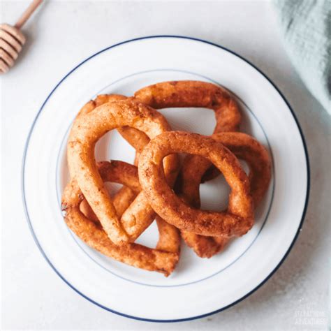 How to Make Easy Mandocas (Venezuelan Deep Fried Cornmeal Ring )