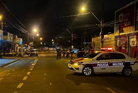 Funcionário de pizzaria é morto a tiros quando saia do trabalho