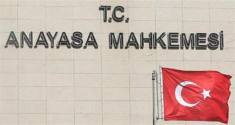 Anayasa Mahkemesi nden Dört Siyasi Partiye Suç Duyurusu